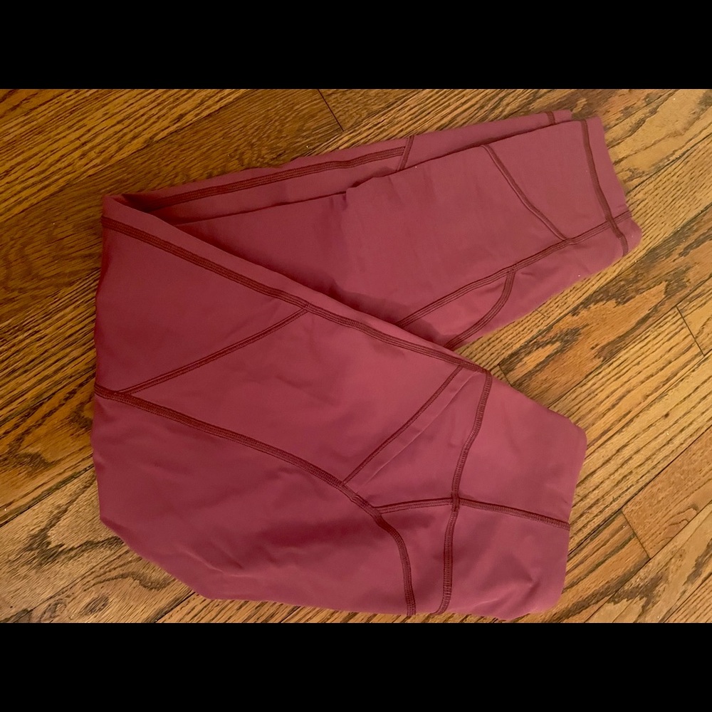 SIZE 8 LULULEMON CROPPED LEGGINGS
